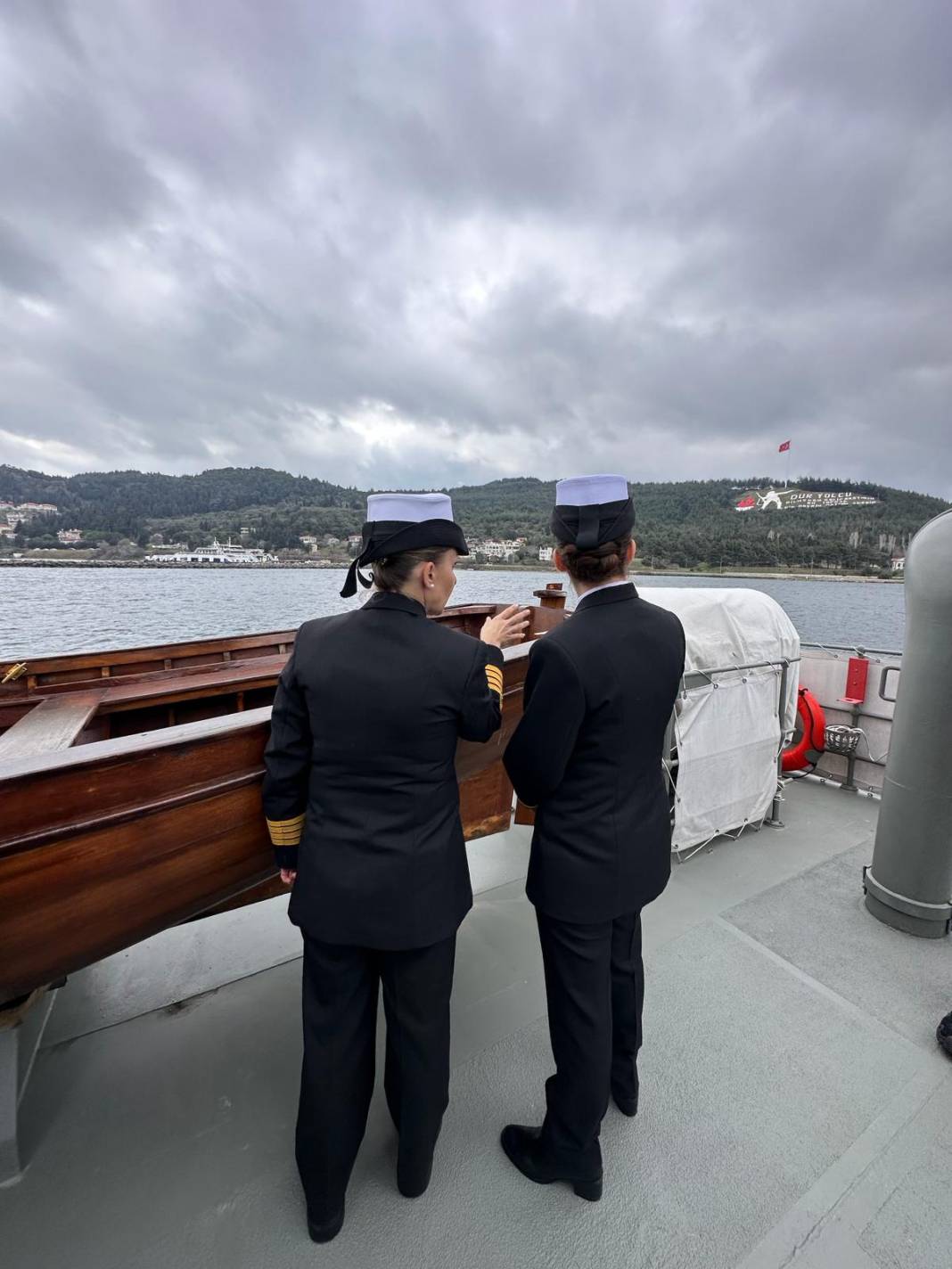 İlk kadın amirali Gökçen Fırat Deniz Harp Okulu öğrencileriyle TCG Nusret'te buluştu 11